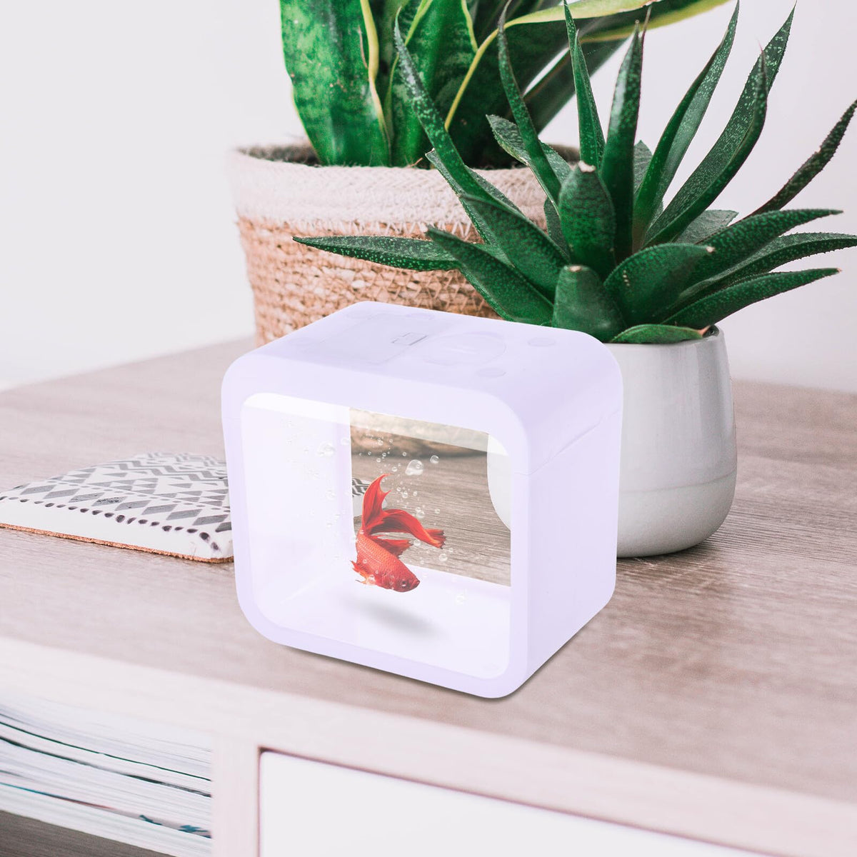 Mini Betta Fish Tank with LED Light Portable Plastic Desktop Aquarium Cube Q9096