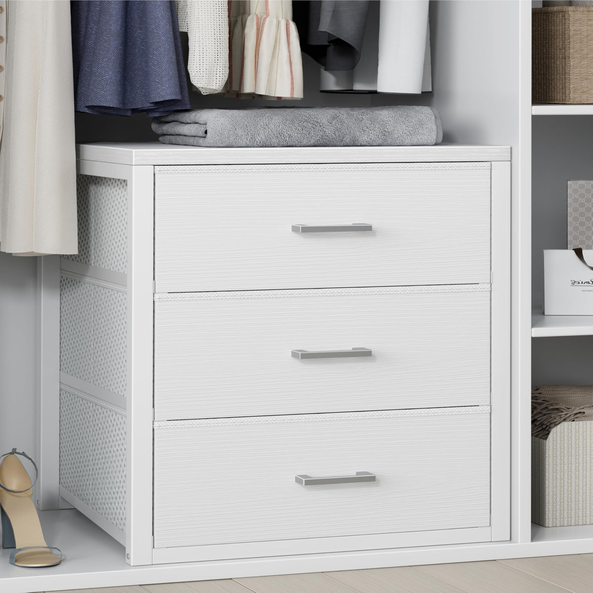 White 3 Drawer Dresser X93893