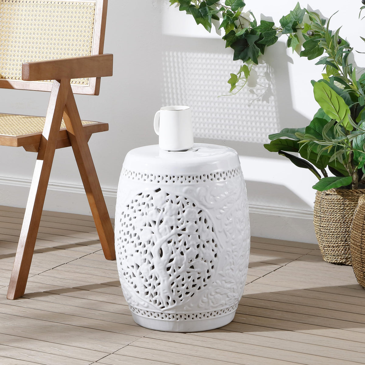 White Ceramic Garden Stool Y567172